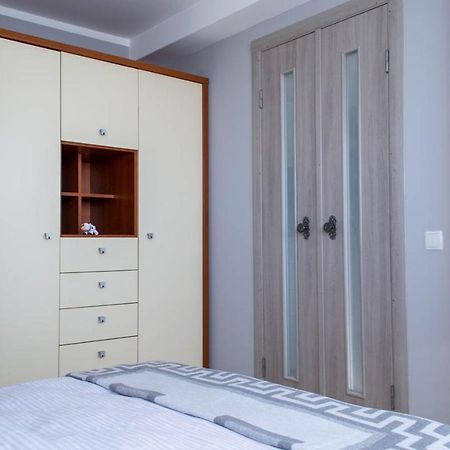 Cozy 2-Room Apartment On Zhvanetsky Boulevard Odesa Exterior photo