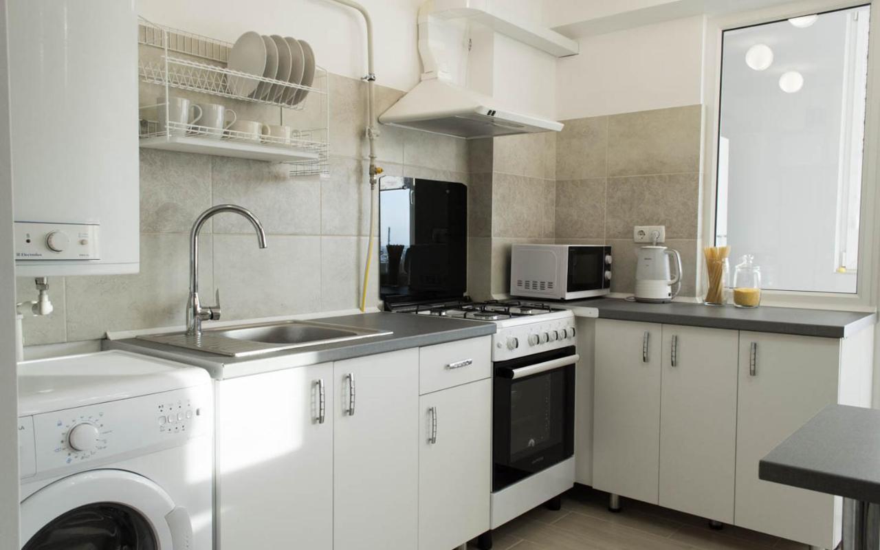 Cozy 2-Room Apartment On Zhvanetsky Boulevard Odesa Exterior photo