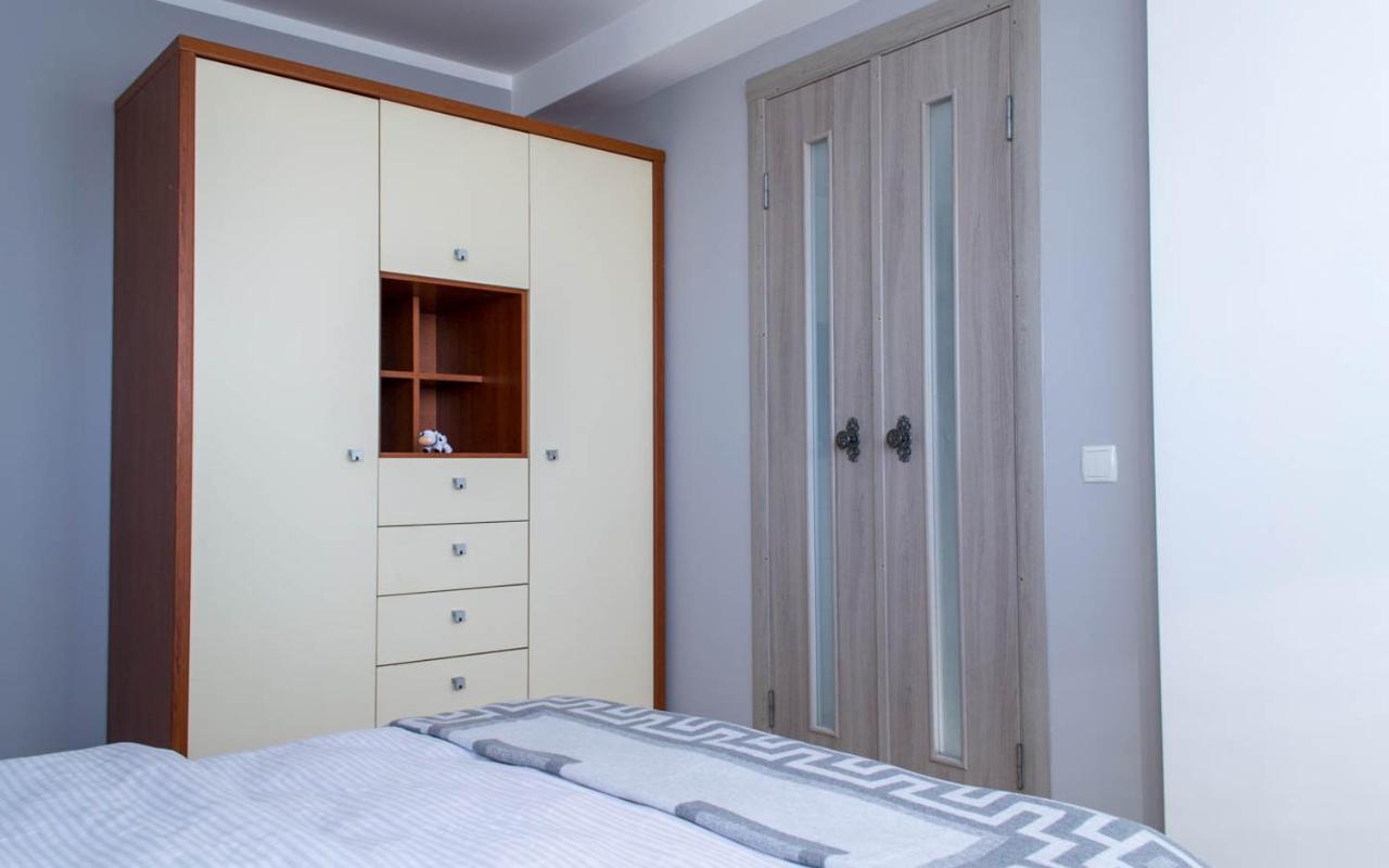 Cozy 2-Room Apartment On Zhvanetsky Boulevard Odesa Exterior photo