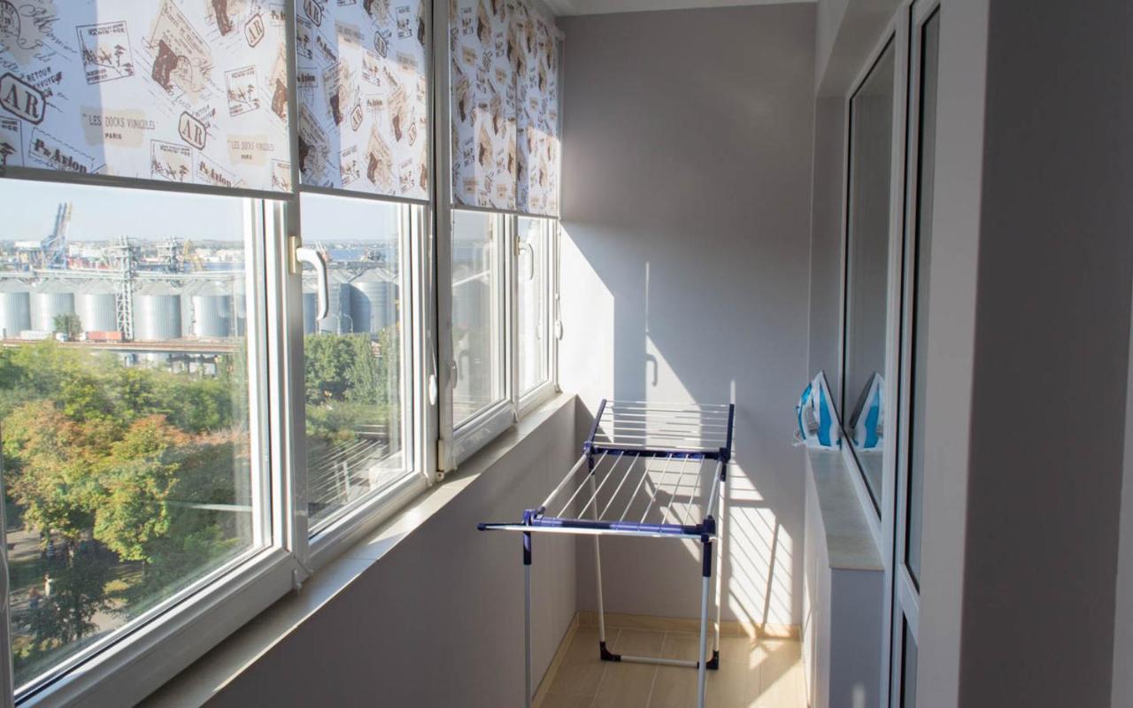 Cozy 2-Room Apartment On Zhvanetsky Boulevard Odesa Exterior photo