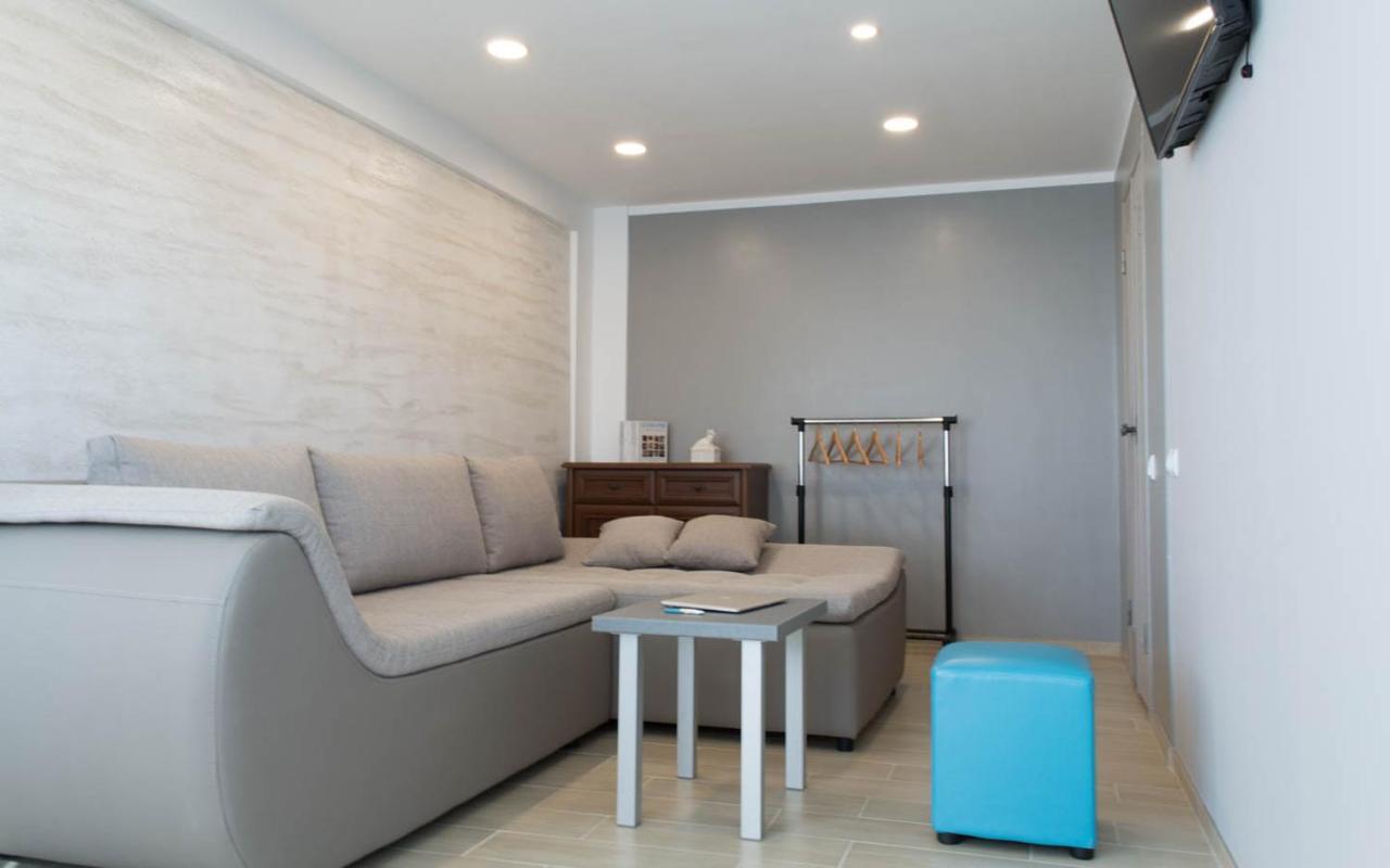 Cozy 2-Room Apartment On Zhvanetsky Boulevard Odesa Exterior photo