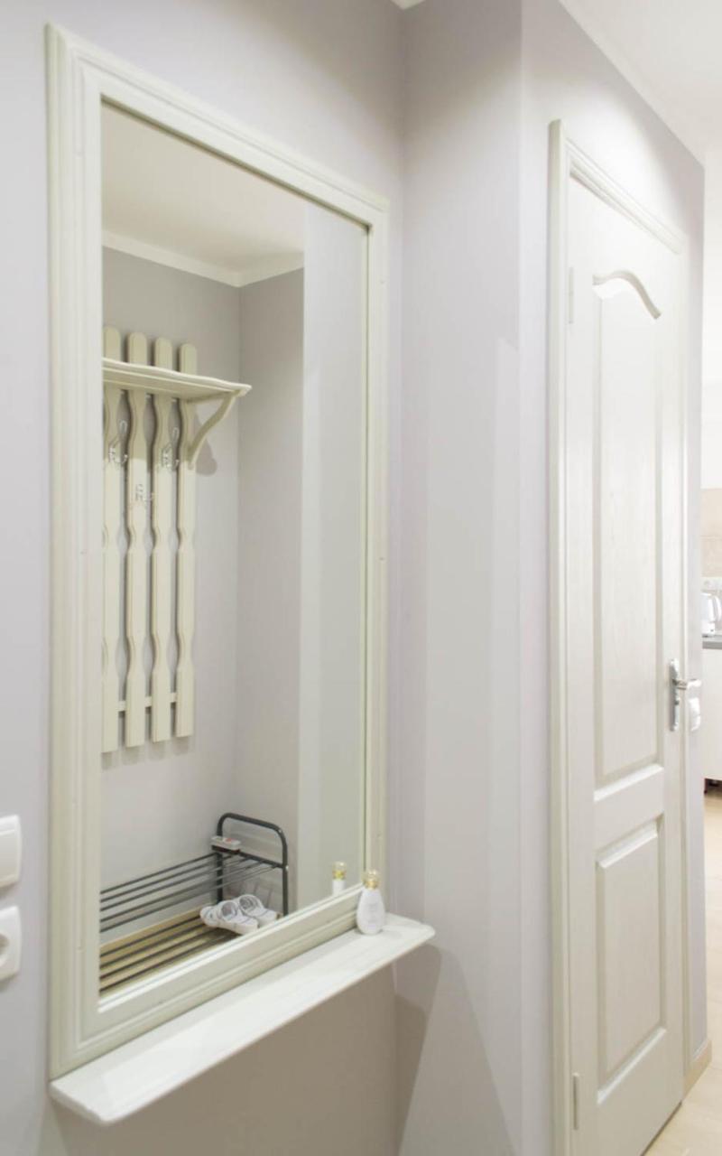 Cozy 2-Room Apartment On Zhvanetsky Boulevard Odesa Exterior photo